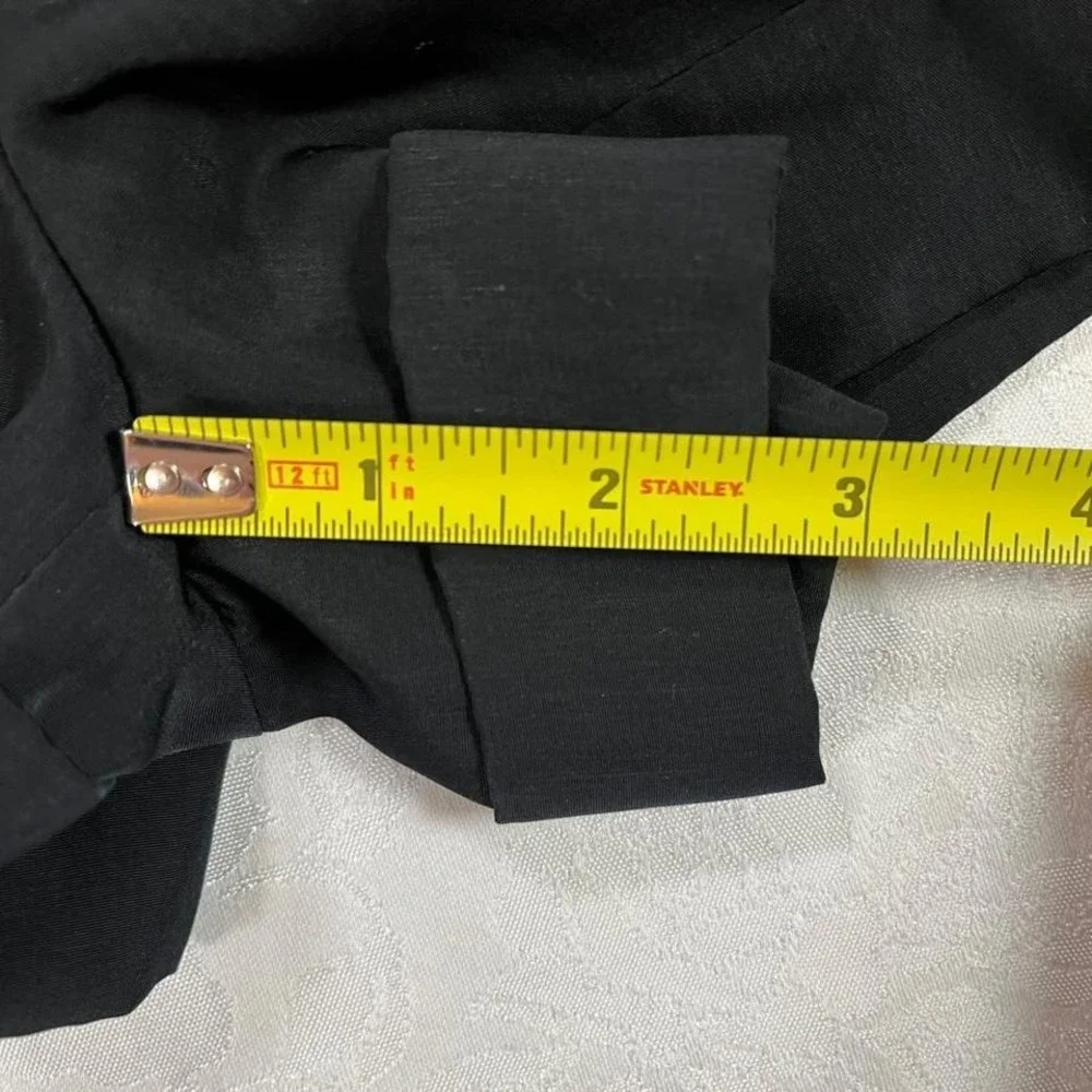 Express‎ Black Pleated Front Cuffed Dressy Shorts Size 6 Zip Mid Rise